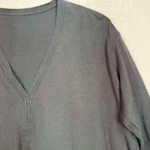 Lululemon 10 Back In Action V-Neck Long-Sleeve Shirt Black Oversized Relaxed Fit thumbnail 4