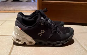 On Cloud Shoes thumbnail 1