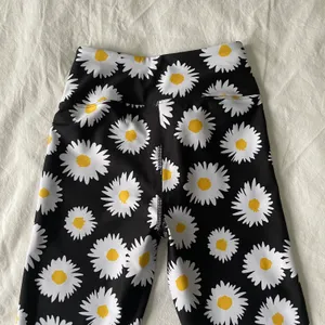 Year Of Ours Veronica Daisy Leggings thumbnail 6