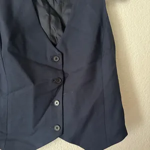 Babaton Aritzia Deniro Button Up Crepe Vest Navy Size 8 thumbnail 6