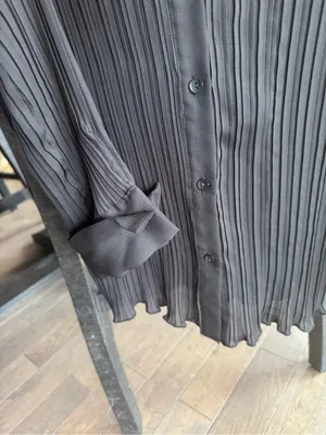 Women’s Black Pleated Button-Front Sheer Blouse with Button Sleeves thumbnail 3