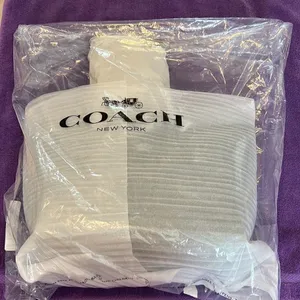COACH NWT gorgeous black pebble leather crossbody handbag thumbnail 9