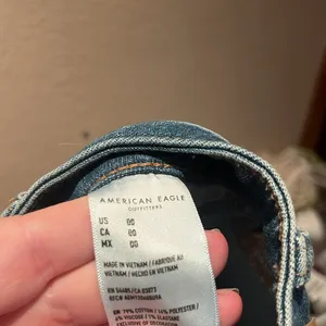 American Eagle Women’s Mom Jeans Denim Jean Shorts Size 00 thumbnail 8