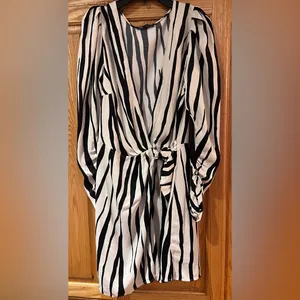 ZARA Zebra Print Satin Wrap Mini Dress w/‎ Tie Ruched Cuffs Black & Ecru Medium thumbnail 6