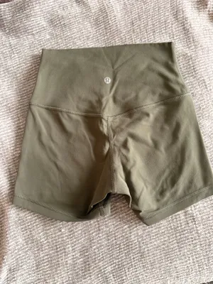 Lululemon Align High-Rise Short Army Green 4” Size 4 thumbnail 6