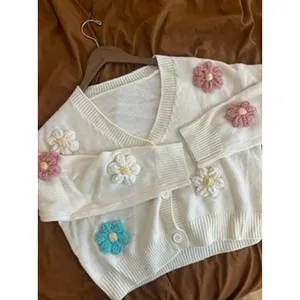 Med Cream‎ Knit Cardigan with 3D Crochet Flower Applique Cottage Boho Feminine thumbnail 10