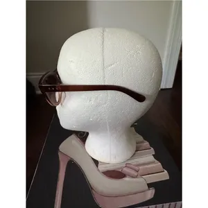 Stylish Brown Gradient Women's Sunglasses thumbnail 3