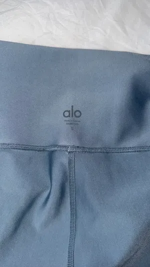 Alo Yoga Airlift High Rise Gray Ankle Length Leggings Gym Workout Women’s Small thumbnail 8
