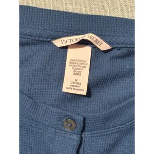 VICTORIAS SECRET Womens Blue Waffle Knit Long Sleeve‎ Henley Top Size M thumbnail 3