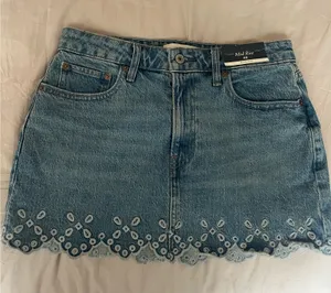 Abercrombie and Fitch curve love skirt thumbnail 2