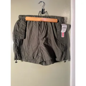 Unionbay Women's Size Large Luca Kale Parachute Shorts Dark Green Cotton Nylon thumbnail 4