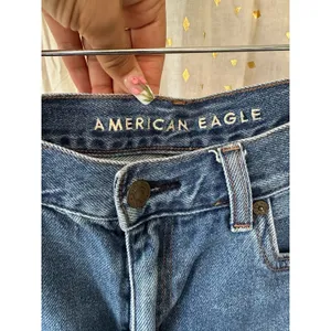 American Eagle 100% Cotton Medium Wash Cuff Mom Denim Jeans Shorts 10 thumbnail 3