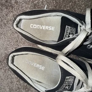 Converse Women’s Sneakers sz 8 ✨ thumbnail 3
