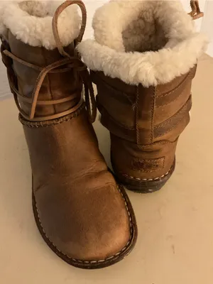UGG Chestnut Brown leather   Shearling Caspia Boots US 7 thumbnail 5