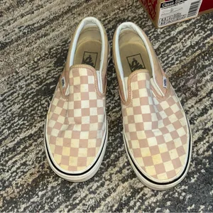Vans Pink and White Slip-On Sneakers with Checkered Pattern thumbnail 2