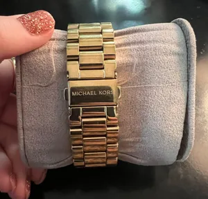 Michael Kors gold watch thumbnail 3