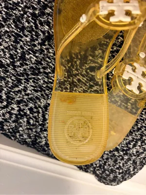 Tory Burch Transparent Yellow Jelly Logo Thong Sandals thumbnail 4