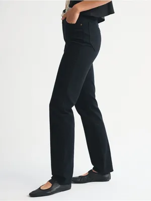 Abercrombie & Fitch Ultra High Rise 90s Straight Jean in No Fade Black Size 30 thumbnail 6