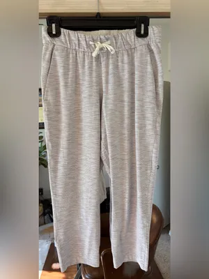 Lululemon On The Fly Pant Grey and White Drawstring size 4 Small thumbnail 2