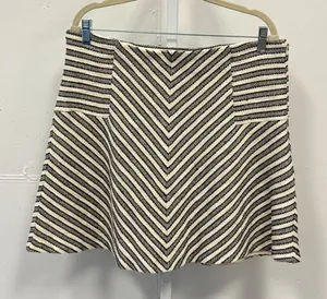 LOFT Ann Taylor Black White Chevron Striped Textured A-Line Mini Skirt Size Lg thumbnail 1