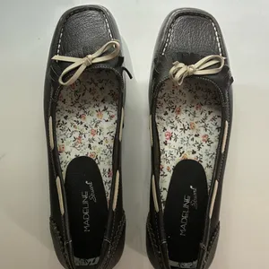 Brown Leather Madeline Stuart flats. Brand new. Sz 7. Perfect condition! thumbnail 2