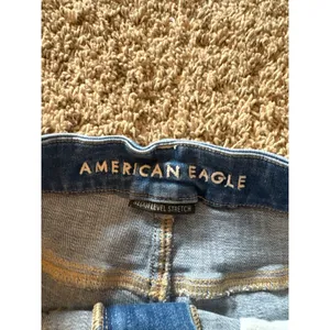 American Eagle Curvy Hi-Rise Shortie denim shorts thumbnail 3