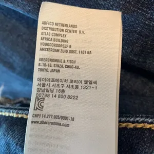 Abercrombie & Fitch Low Rise Distressed Bootcut Jeans Women’s Size: 26 thumbnail 8