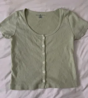 Brandy Melville Top Sage Green thumbnail 1
