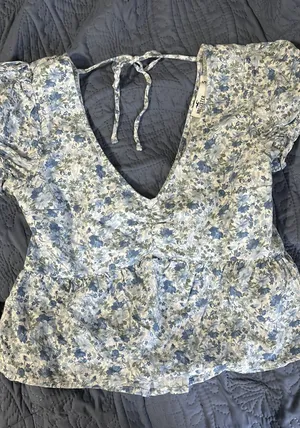 Hollister Babydoll Top Floral thumbnail 1
