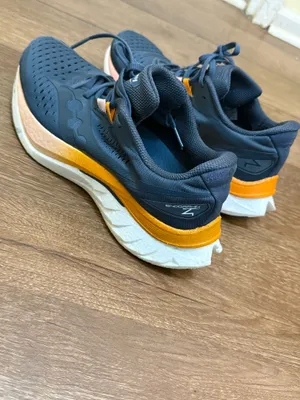 Saucony Endorphin Speed 4 Women's Running Shoessize 8.5 thumbnail 4