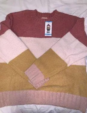 Cozy Sweater Size L thumbnail 1