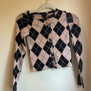 Out From Under Urban Outfitters Argyle Cropped Cardigan Beige Black XS S thumbnail 2