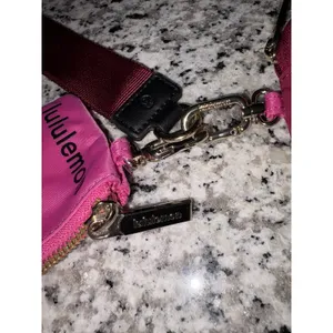 Lululemon Dual Pouch Wristlet Sonic Pink Great Condition thumbnail 4
