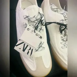 Zara casual womens sneakers size 6 NWT Perfect for a vacation trip or any day thumbnail 3