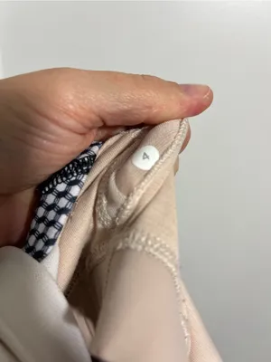 Lululemon Size 4 White Black Mish Mesh Enhearten Tank Top thumbnail 6