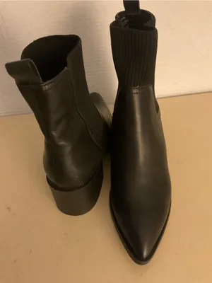 Steve Madden women black leather Chelsea short boots US 8.5 thumbnail 3
