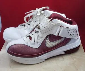 Nike Air Max Soldier V TB Lebron Size 8 - 454149-110 thumbnail 1