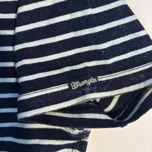 Vintage Wrangler Women's Blue And White American Indigo Size Small. thumbnail 4