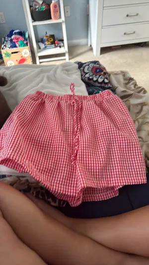 SheIn Red and white patterned shorts thumbnail 2