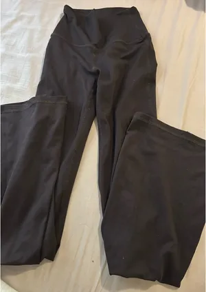 Gilly Hicks Flare Leggings thumbnail 1