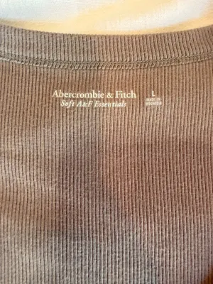 Abercrombie & Fitch Women’s Large Taupe Ribbed Scoop Neck Long Sleeve Top thumbnail 2