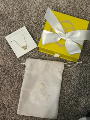 Kendra Scott Holland Gold Heart Short Pendant Necklace in White Crystal thumbnail 1