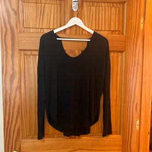 GAP Luxe Size Medium Black Open-Back Long-Sleeve Shirt thumbnail 3