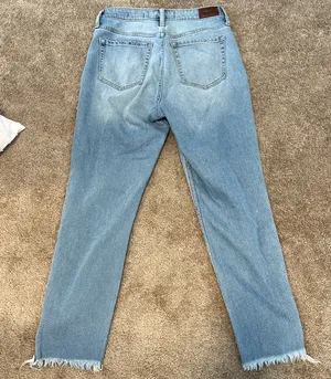Ripped Mom Jeans thumbnail 6