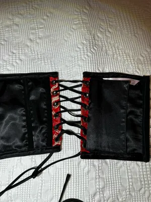 VINTAGE Victoria's Secret Women's Red and Gold Dragon Corset 1999 thumbnail 7