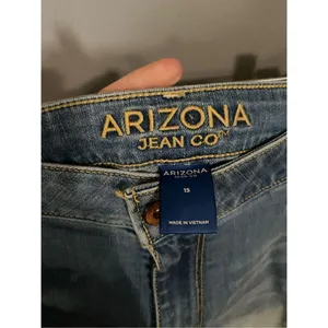 Arizona Jeans Light Wash Cuffed Denim Jean Shorts Size 15 thumbnail 5