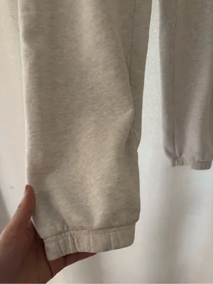 Aritzia TNA Cozy Fleece Boyfriend Jogger Sweatpants Gray Heather Size Small thumbnail 5