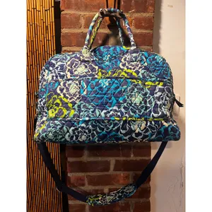 Vera Bradley Retired Katalina Blues Large Weekender Quilted Floral Duffel Bag thumbnail 4
