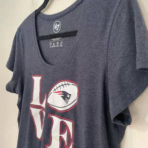 47 New England Patriots LOVE Scoopneck Tee Shirt NFL Football Women’s Size M thumbnail 2