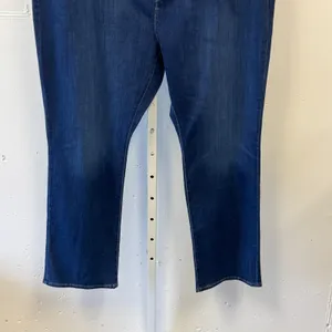 NWT Levi's 724 High Rise Straight Jeans Womens 24W M Dark Wash Sculpt Hypersoft thumbnail 4